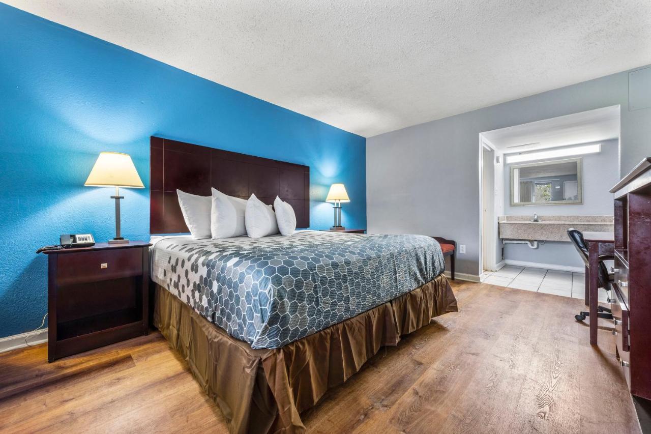 Econo Lodge Inn & Suites I-64 & Us 13 Virginia Beach Eksteriør bilde