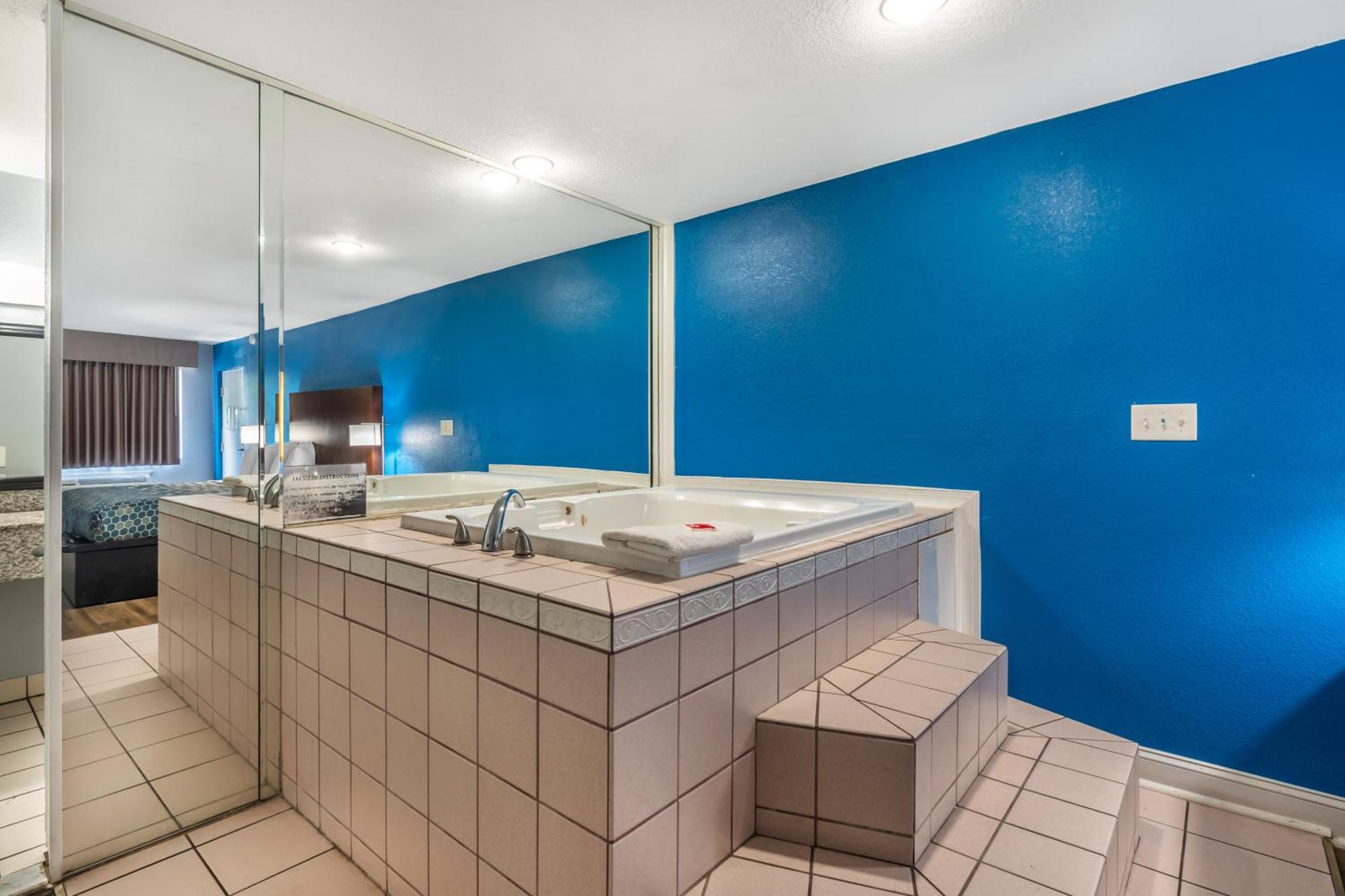 Econo Lodge Inn & Suites I-64 & Us 13 Virginia Beach Eksteriør bilde