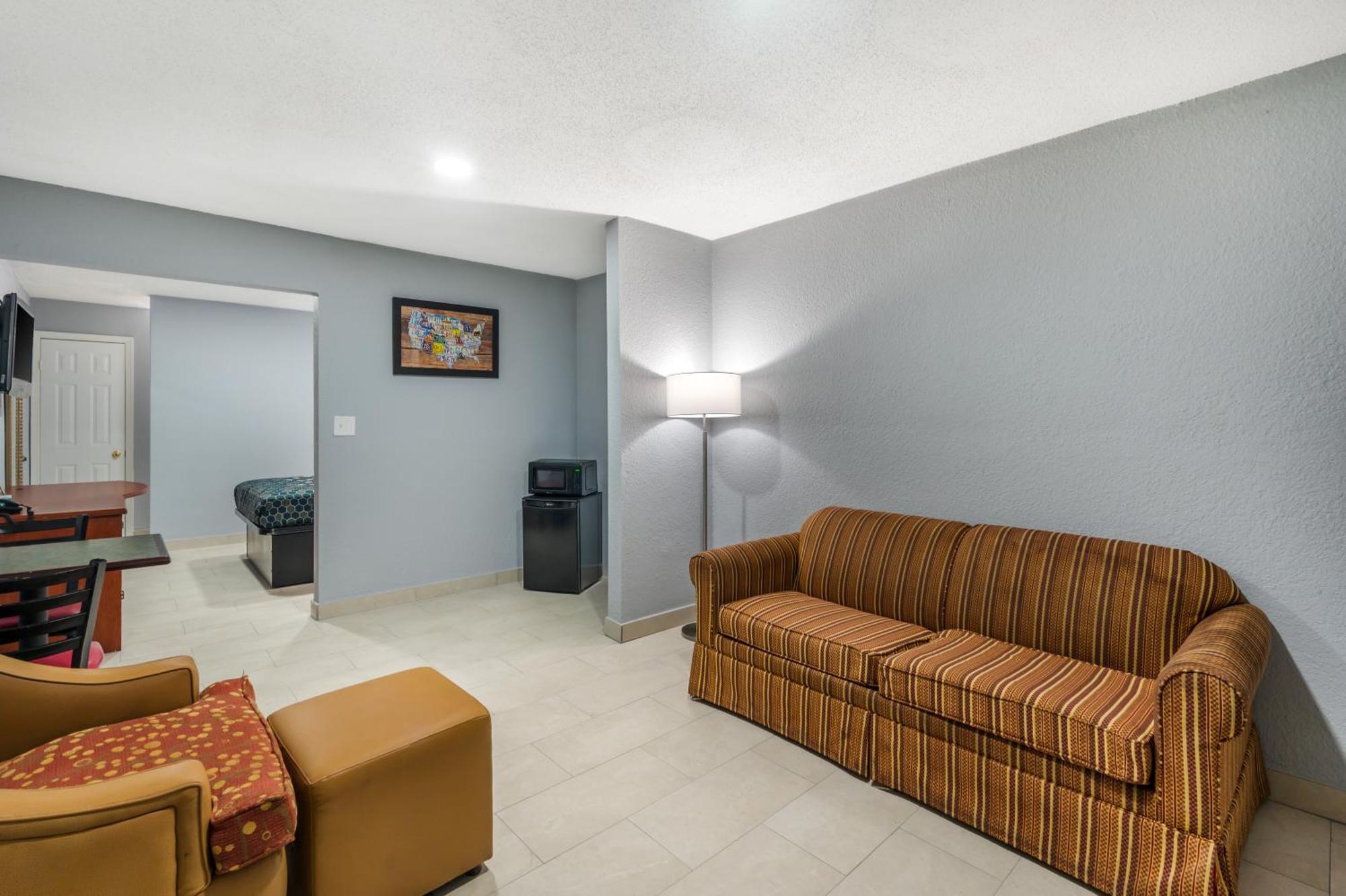 Econo Lodge Inn & Suites I-64 & Us 13 Virginia Beach Eksteriør bilde